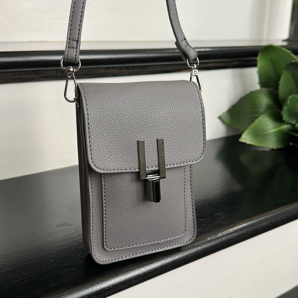 Crossbody shoulder Bag with Turn Clasp Closure, Versatile & Sleek ID badge